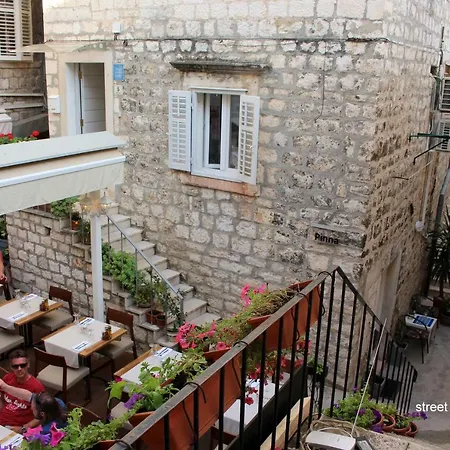 Street Garden Apartment Hvar Town Exterior photo