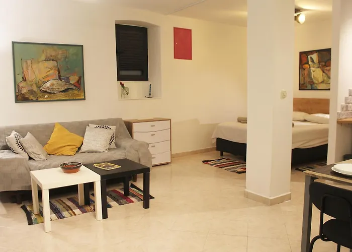 Street Garden Apartment